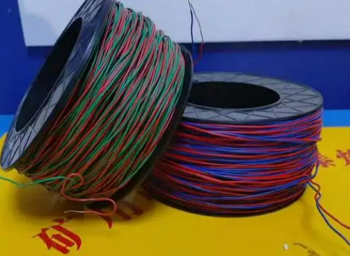 成华放炮线的主要材质有哪些？不同材质的适用场景有何区别？
